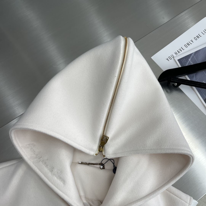 l0vis Vvtt0n outwear